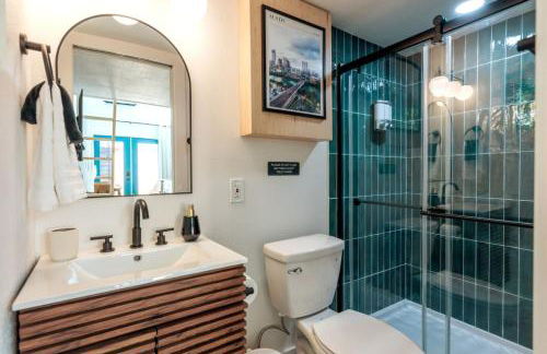 Cozy and Bright Mid-Century Gem in Eastside Action - Foto 5