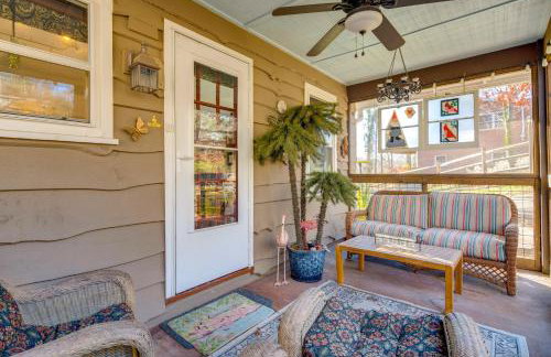 Hike, Sip and Explore! Blue Ridge Mtn Cabin with Porch - Foto 25