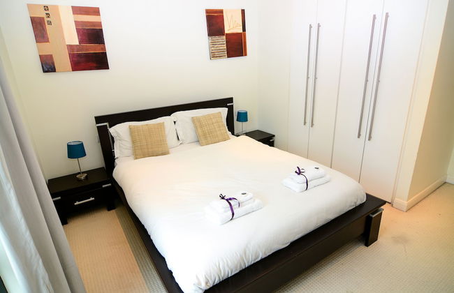 Canary Wharf - Corporate River View Apartments - Photo 5