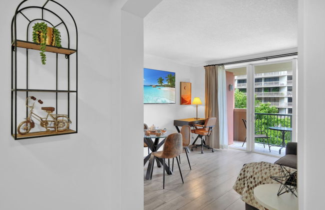 Serene Cozy Retreat with Balcony - Foto 25