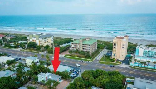 Beach house w/Putting Green/Game Rm/Rooftop Deck - Photo 3