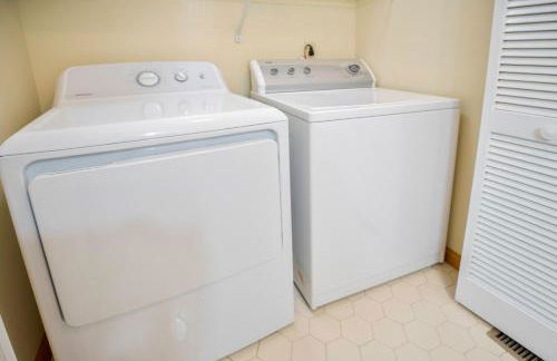 Waterfront luxury w-beach resort-pool-golf-tennis-fishing & views! - Foto 61