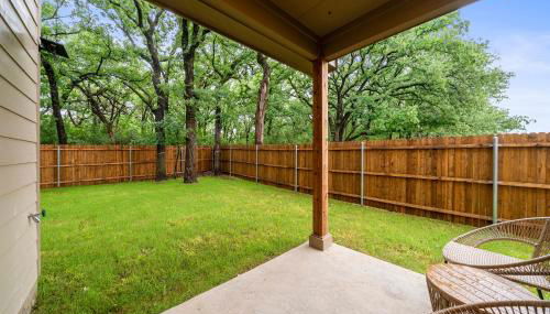 Luxurious 4 Bed Duplex Getaway! - Photo 2, Garden