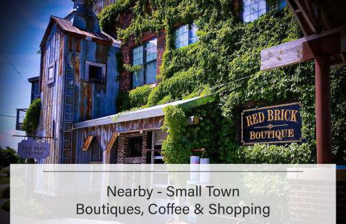 New Custom Big McDonald Lake Cabin With Pickle Ball - Foto 35