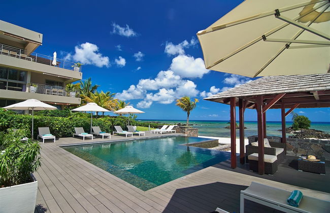 Bon Azur Beachfront Suites & Penthouses with LOV - Photo 1