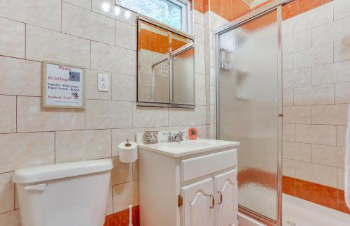 5 Mi to Swinging Bridge Reservoir Cabin with Porch! - Foto 11