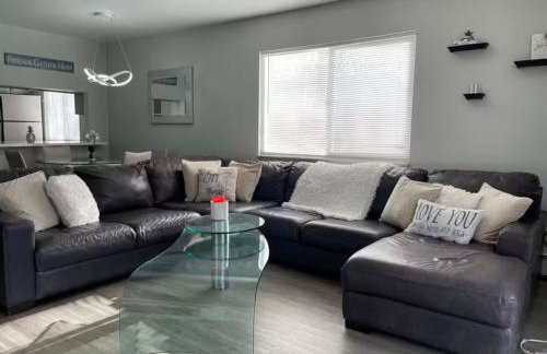 Lovely 2 bedroom unit with a hot tub Pet friendly - Foto 6