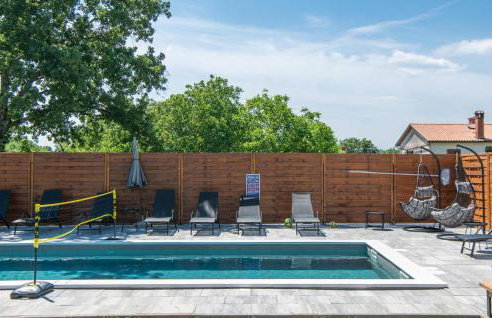 6 Bedroom Beautiful Home In Nedescina - Foto 8