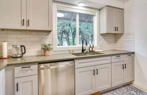 Peace and Serenity in Gresham! Sleek Home with Yard - Photo 11