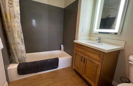 Modern 2BD Apartment with 2 Baths in Alhambra - Foto 12