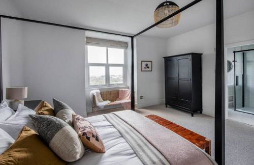 Luxurious Manor House with Sea Views - Sleeps 10 - Photo 31