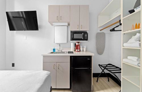 The Neon Elm Hotel - Foto 5