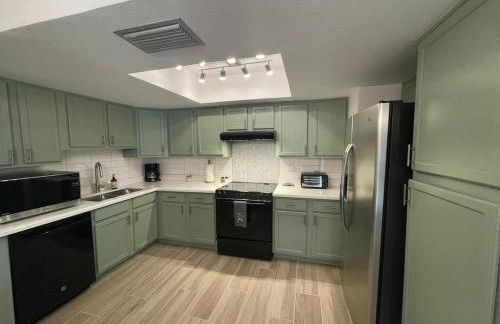 Msg for 5off 3Bed2Bath KingKingQueenBeds N PHX - Photo 3