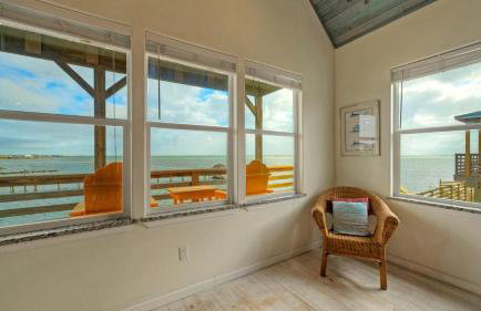 Panoramic Water Views, Shared Pool, Boat Dock Bayside Lodge by Avantstay - Foto 8