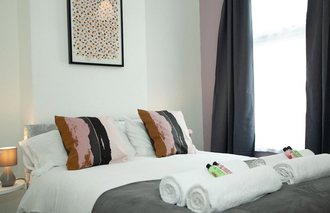 Cosy Home Near Station, Parking, Netflix, Sleeps 5 - Foto 11