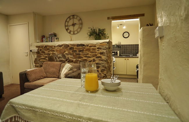 Kids Fun Farm Themed Bedroom in Cosy Cob Cottage - Foto 26