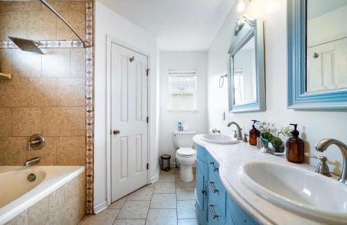 3BR Lakefront in Nashville with BBQ & Hot Tub - Foto 23