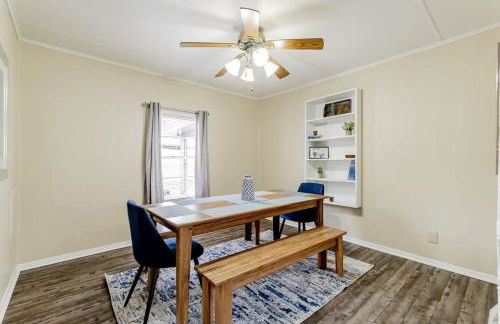 15mins to Downtown- Adorable on Taylor Both Units - Photo 11