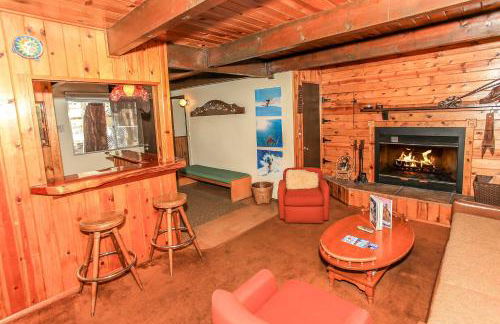 Gallagher's West - Pine surrounded deck and barbecue! Bumper Pool and Wet bar! Darts! - Foto 14