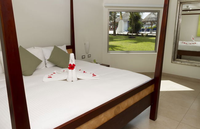 Sandos Caracol Nature Resort & Water Park All Inclusive - Photo 11