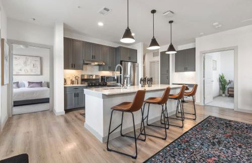 Stylish Ground Floor 2BR 2BA with Private Patio - Foto 12