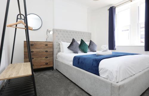North Road By N And N Stays, perfect for contractor and corporate stays, Long Stays welcome, Free on street parking, WIFI, Near Gloucester Road - Foto 3