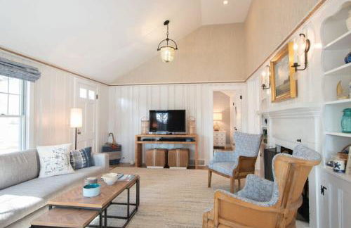 Designed for vacation Easy 0 3 mi walk to Grey Neck Beach - Photo 8