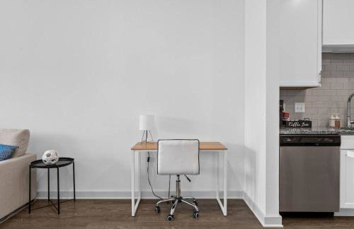 Chic 1BR Apt| King Bed| Pool| Gym| Close 2 Beach. - Foto 14