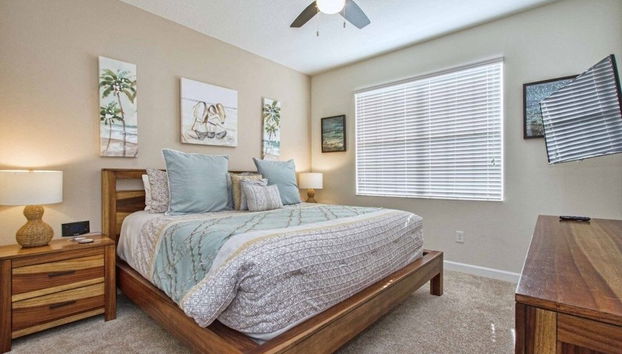 Storey Lake-6 Bedroom Pool Home - 1675STR 6 Home by RedAwning - Foto 2, Habitación