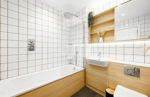 Huge Digbeth Apt Sleeps 8 5bed Free Parking. - Foto 6