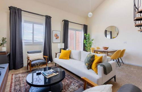 Cozy 2BR condo w/ valley views - Foto 18