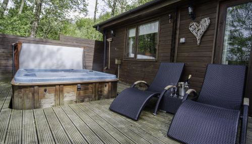 Fieldfare Lodge with Hot-tub - Foto 3, sunbed