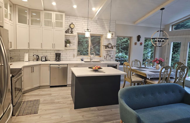 Luxury ocean dock pool villa - Photo 9