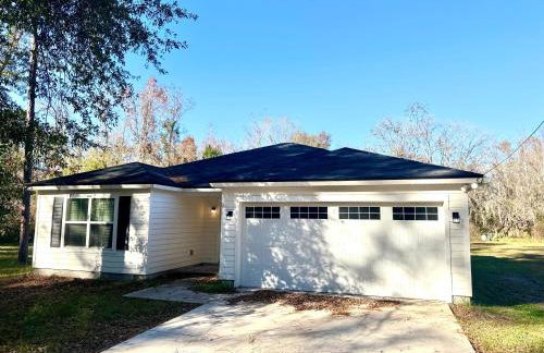 3 Bed Home 5 Mins to JAX Airport & Zoo - Foto 72