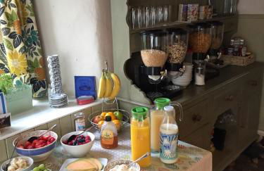 Hawthorn Farm Guest House - Photo 2