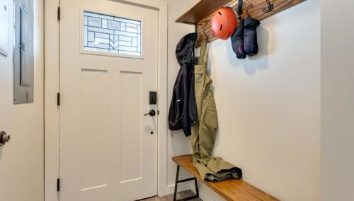 Condo in Government Camp - Foto 2, wardrobe