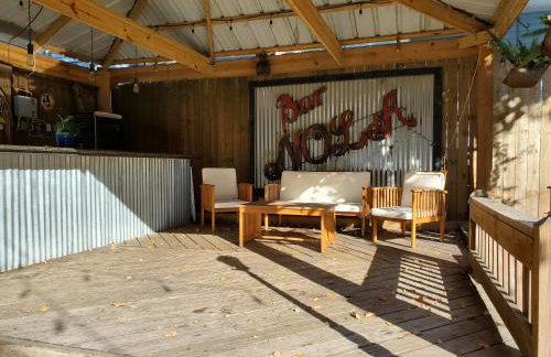 Macarty House, A Bohemian Resort with pool and cabana bar - Foto 3