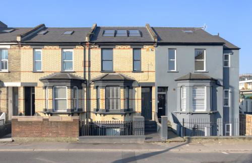 Stylish Two Bedroom Apartment Free WiFi West London - Foto 20