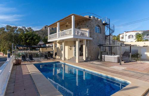 Villa 200m from the beach, jacuzzi, swimming pool, BBQ - Photo 1