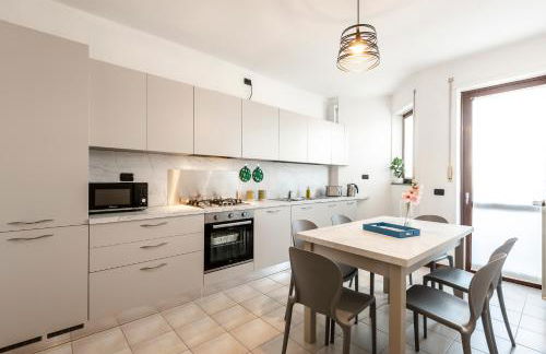 StayEasy Sesia5 - 4 Bedrooms Penthouse, 2 baths - Foto 5