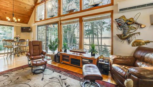 Gateway to Acadia! Green Lake Home with Hot Tub - Foto 5