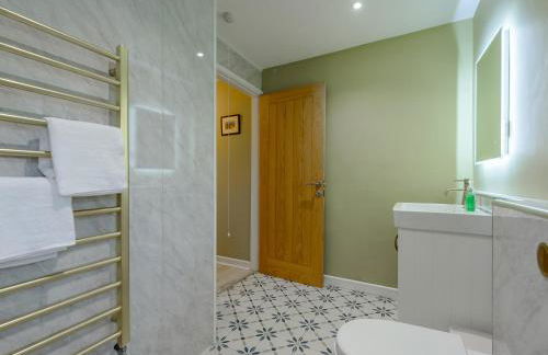 Maesyrhaf - Photo 21