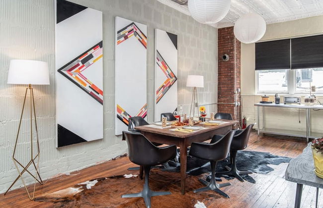 High-design Loft on Historic Alley Park Free - Photo 27