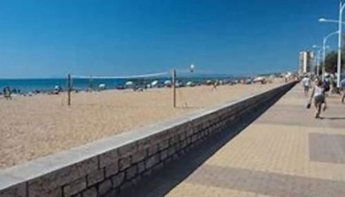 Maison de rêve à Valras Plage pour 8 personnes idéale pour les familles à 10 minutes de la mer avec jardin terrasse climatisation wifi et deux parkings - Foto 4