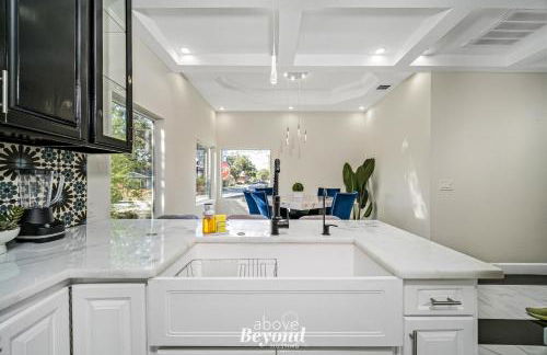 Sprawling Home w/ Rooftop Spot - Foto 14