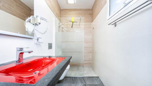 VillasRoyale Trespalomas - An Iconic Villa for Elevated Getaways! - Photo 2