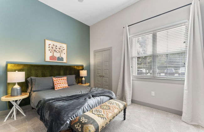 Grand 1BR King Suite Close to Downtown w Fast Wifi - Foto 4