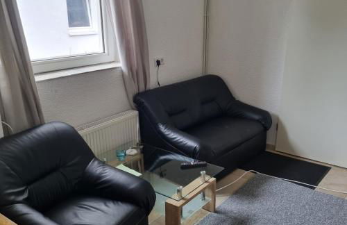 Ferienwohnung für Monteure 3 Zi, Wohnzimmer 1x, Küche, Bad, 1Gäste WC - Foto 8