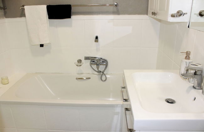 Exquisite 2 Bedroom Garden Townhouse in the Heart of Fourways - Photo 21