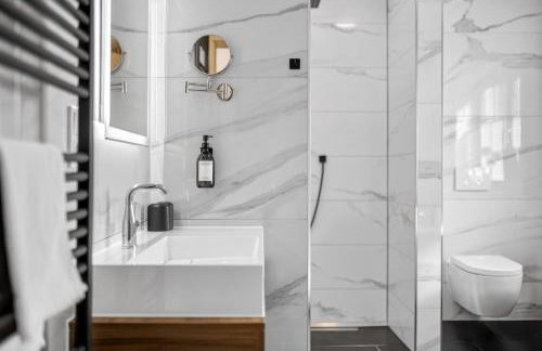 JUNIPRO Luxury Apartments - Photo 41